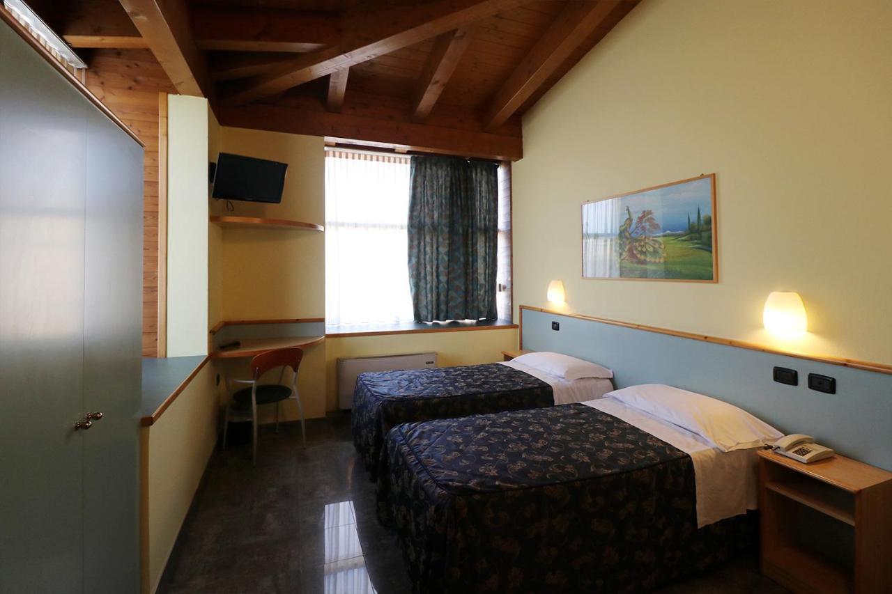 Hotel Sabo' Кастел Маджоре Екстериор снимка