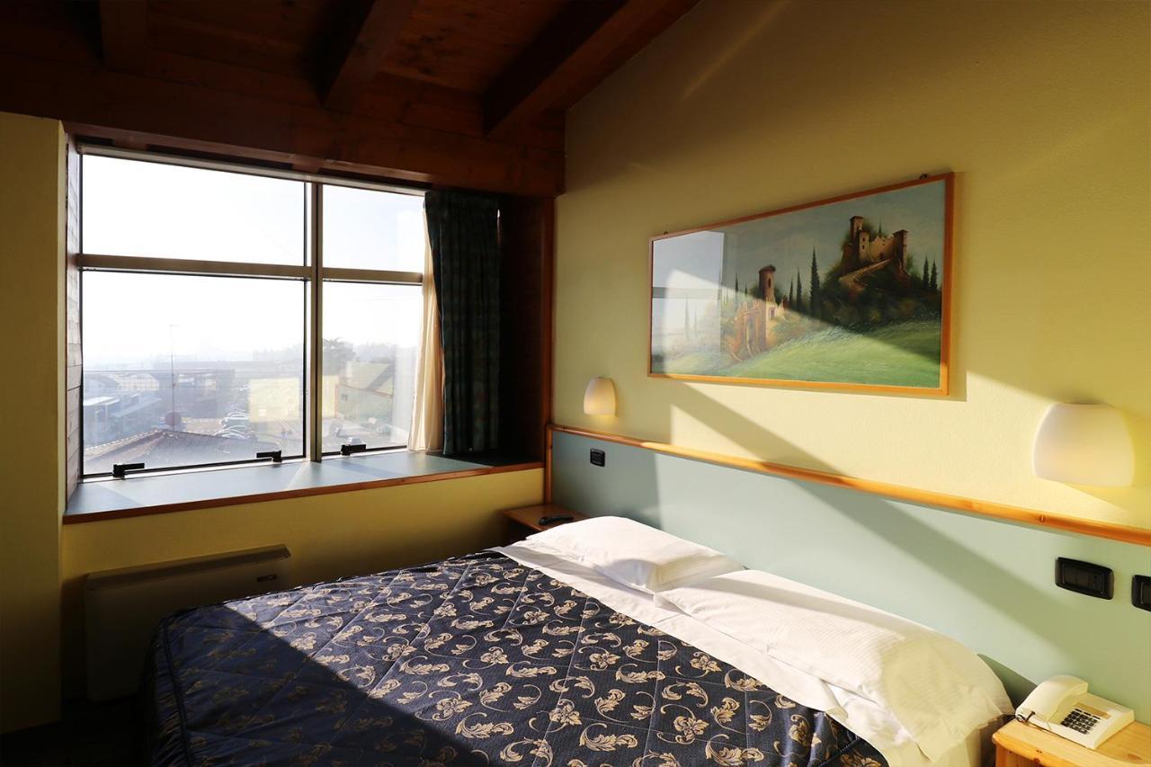 Hotel Sabo' Кастел Маджоре Екстериор снимка