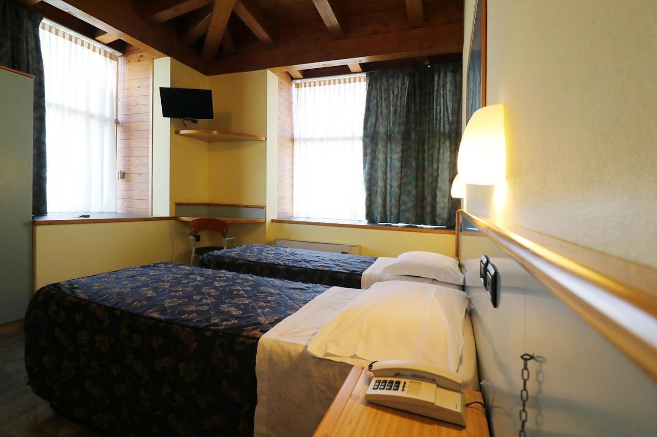 Hotel Sabo' Кастел Маджоре Екстериор снимка